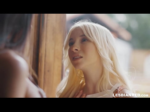 ❤️ Dívka se po několika měsících vrátí domů a skončí u lízání kundy své nevlastní matky ️ Porno u cs.xxx-wow-net.ru ️❤